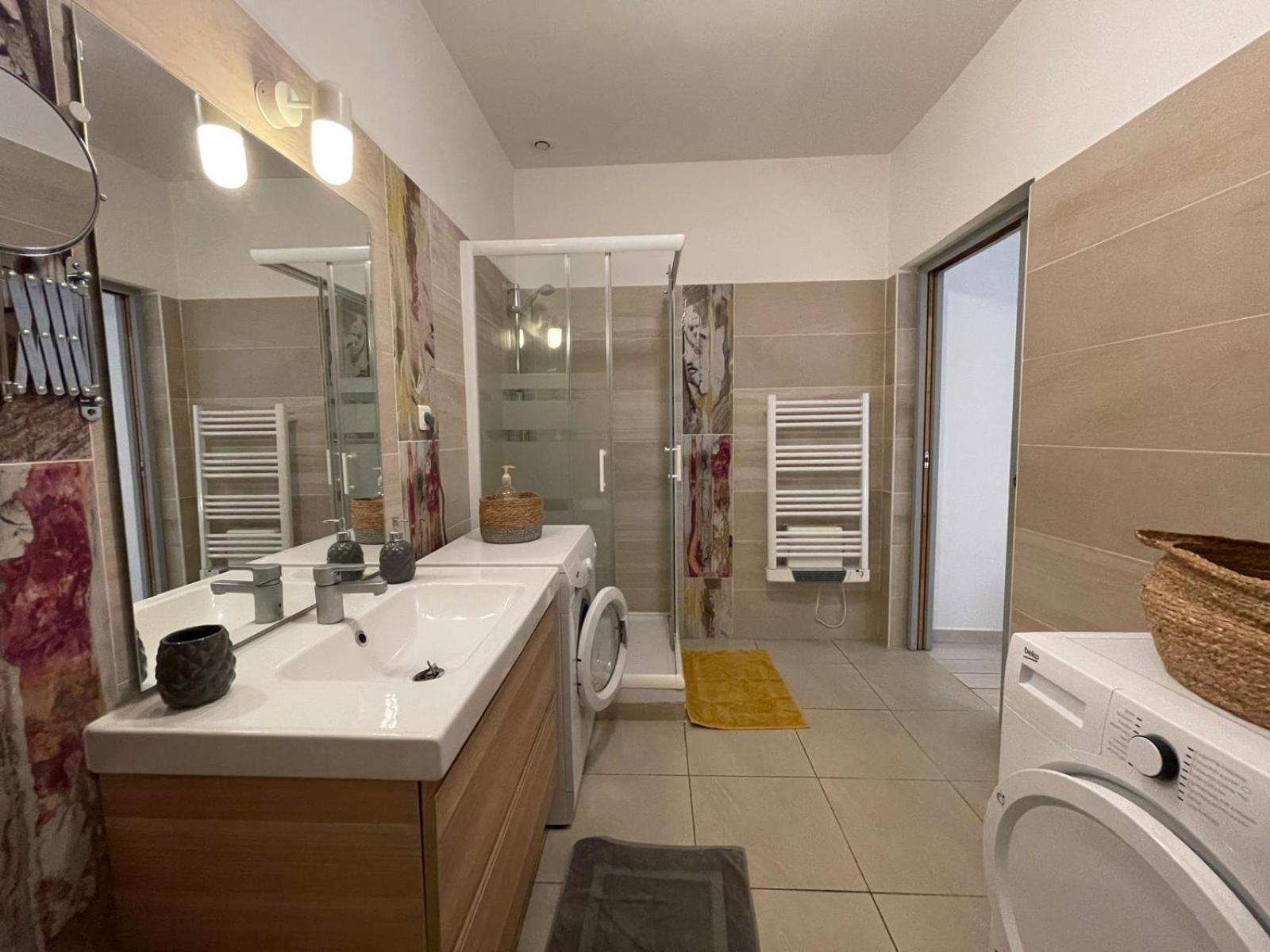 Joli Appartement Hypercentre T2, Classe Meuble De Tourisme 3 Avec Parking Gratuit Безьє Екстер'єр фото